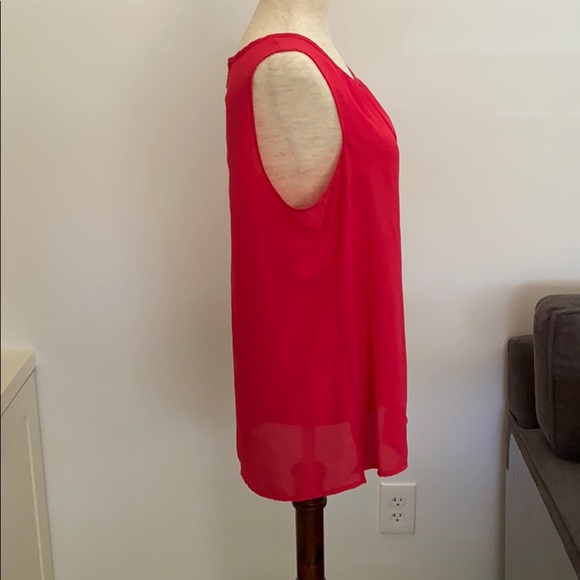 Rose & Olive fuchsia sleeveless top. Size M - Picture 2 of 4